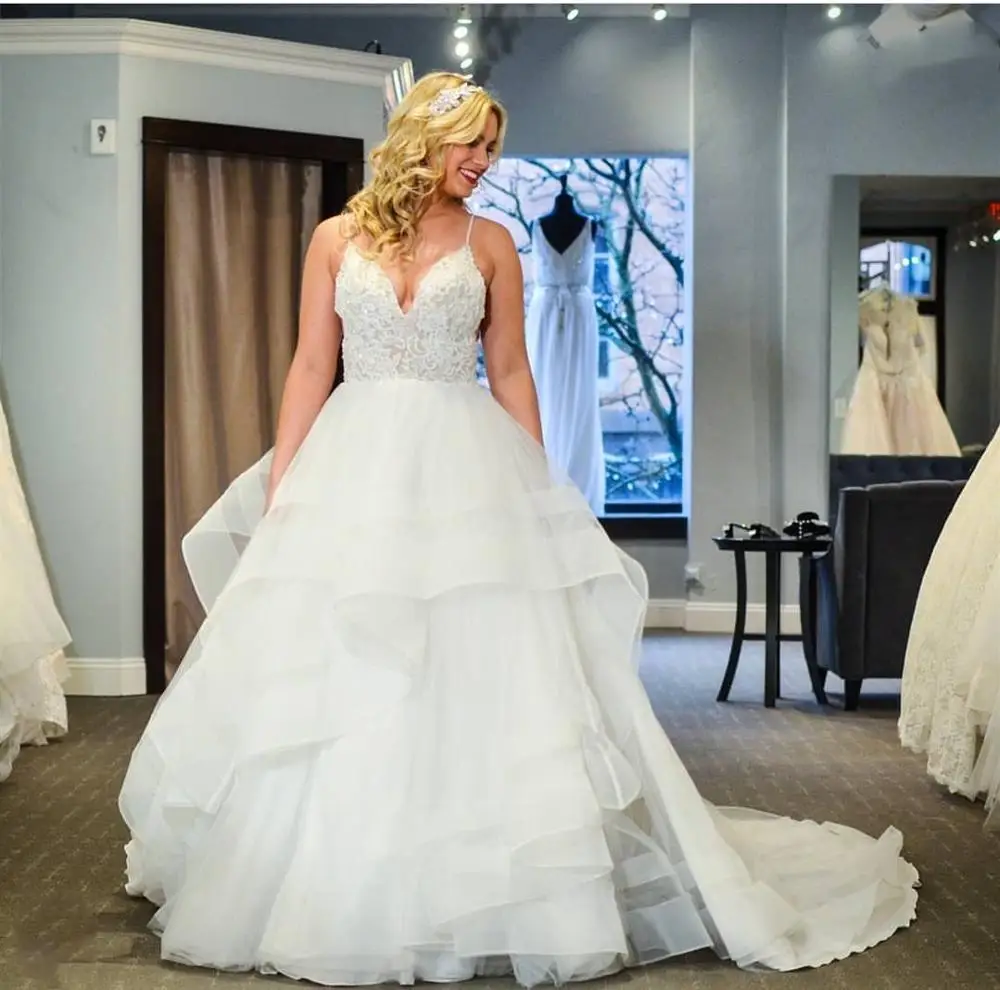 

2021 V-Neck Spaghetti Strap Backless Wedding Dress With Trian Tulle Bridal Gowns Vestidos Lar Gorgeous Vestiti Da Sposa Colorati