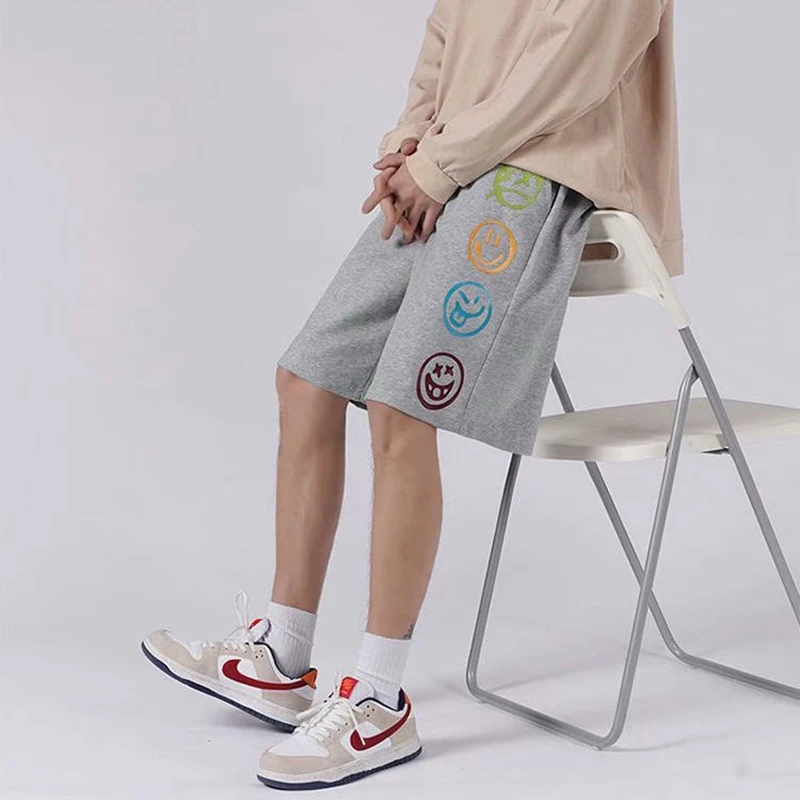 

2021 Summer Men's Shorts Korean Fashion Streetwear Printing Smiley Shorts Men Casual Men Clothing Elastic Waist Sweat Shorts