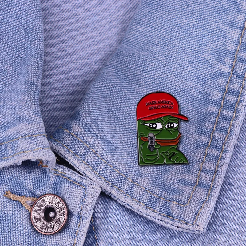 Эмалированный значок с мемом Дональда Трампа Пепе | Украшения и аксессуары