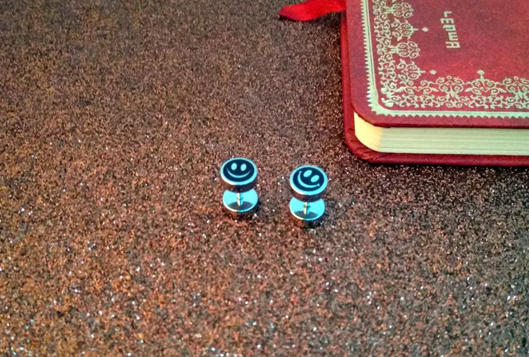 Мужская серьга женщины Оригинальная простая улыбающаяся круглая штанга-гантель Диски колеса автомобиля из титановой стали Микс партия на.