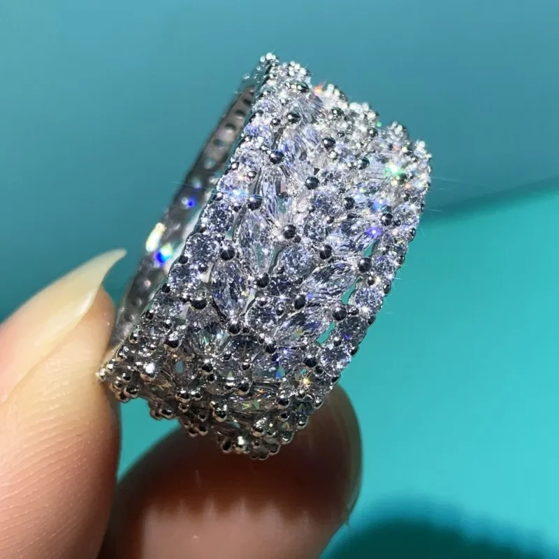 Женское кольцо из серебра 2019 пробы с фианитом | Украшения и аксессуары