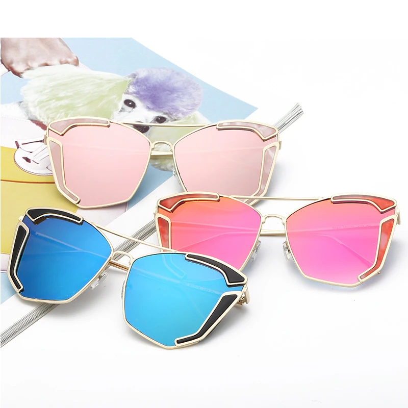 

Fashion Classic Retro Cat Eye Red Pink Sunglasses For Women Outdoor Elegant Sexy Party Butterfly Metal UV400 Sun Glasses Eyewear