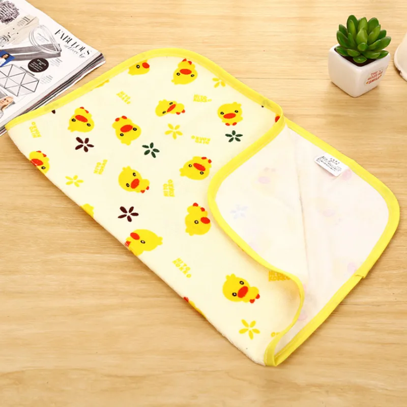 Желтая утка Детский водонепроницаемый коврик мочи младенческой Пеленальный