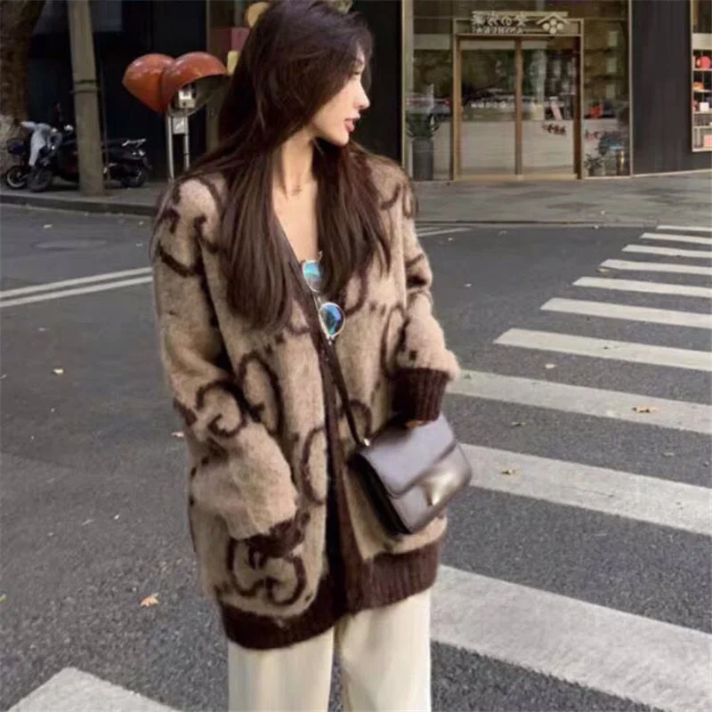 

Женский трикотажный кардиган с надписью, на весну/Осень/зиму