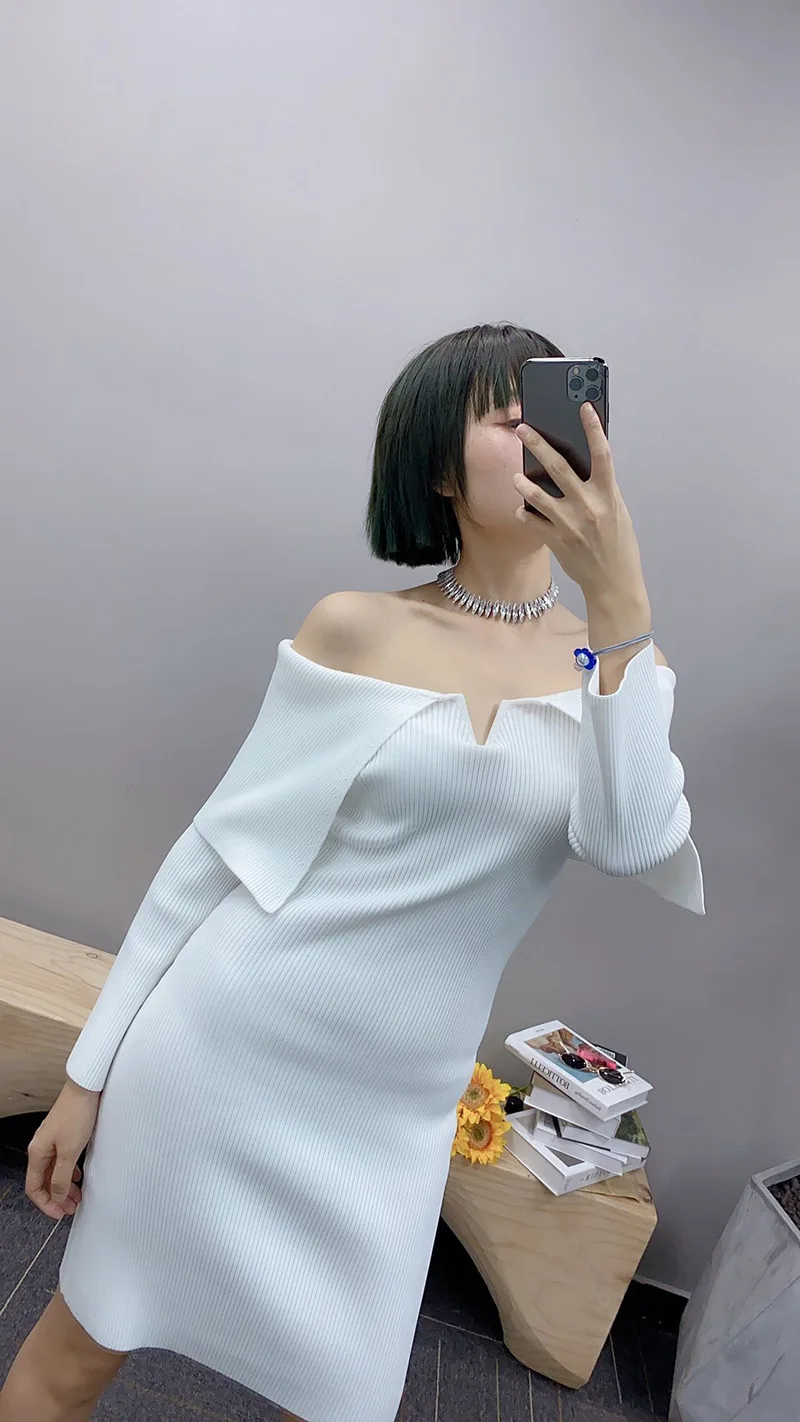 

2020 Autumn and Winter Women's New One-word Strapless Dress