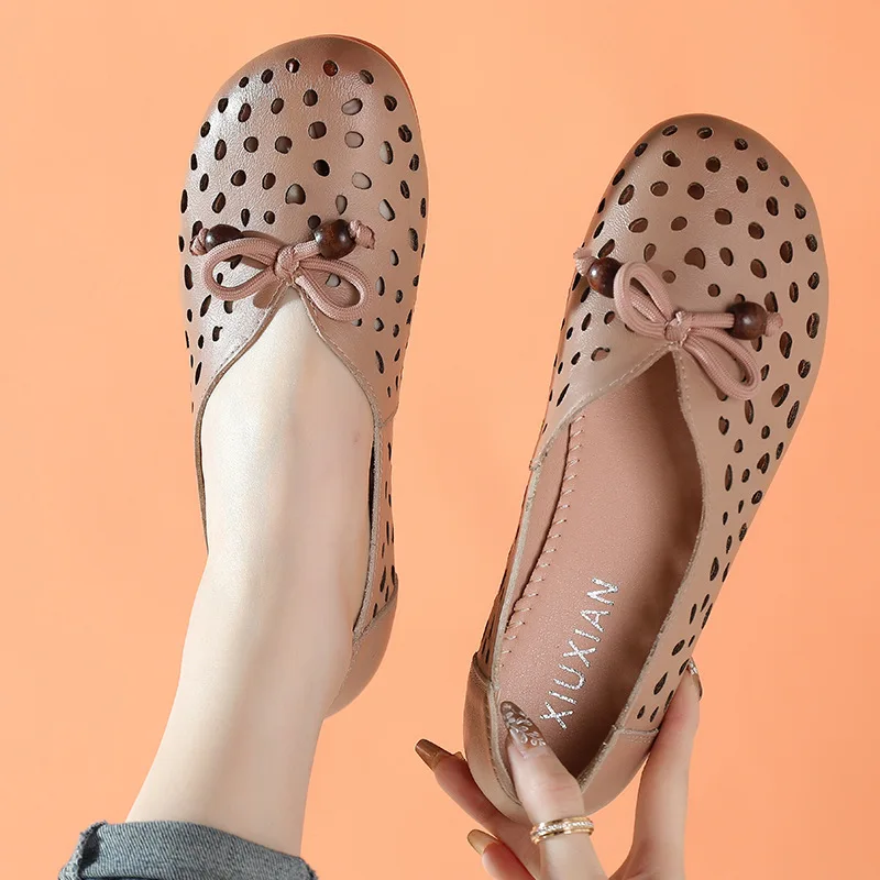 2022 High Quality Soft Genuine Leather Hollow Hole Hole Shoes Woman Casual Sandals Slippers Soft Sole Flat Sandals Trendy Shoes