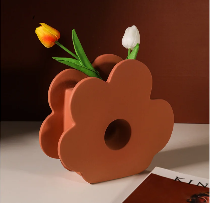 

Nordic luxury Ceramic vase living room Flower arrangement art Geometric flower modeling Table porch nordic decoration home