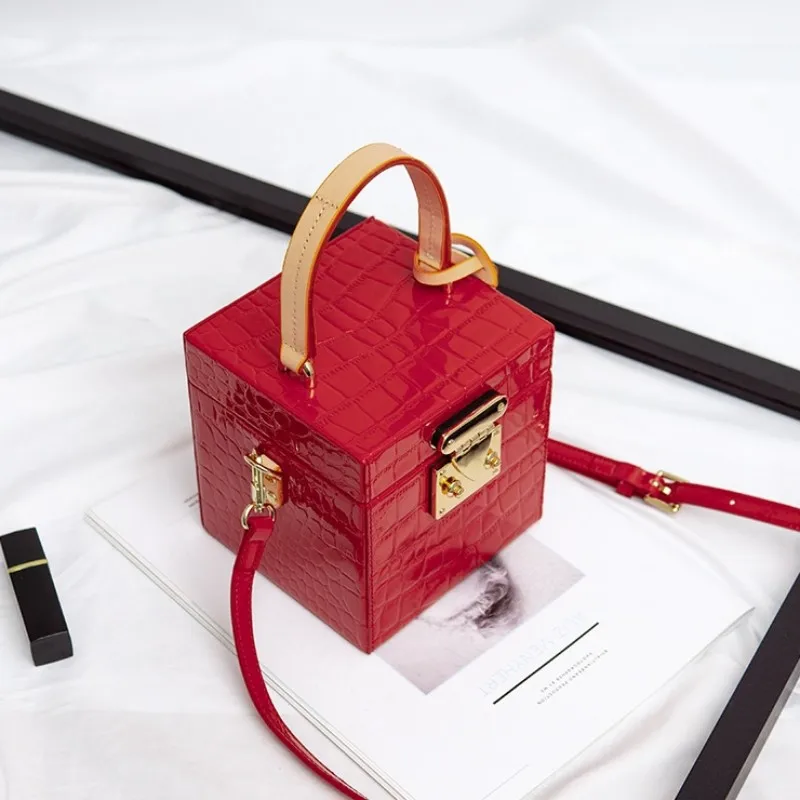 

Women Flap Handbags Genuine Leather Shoulder Bag Evening Party Crocodile Pattern Solid Small Handbag Office Lady Crossbody Bags