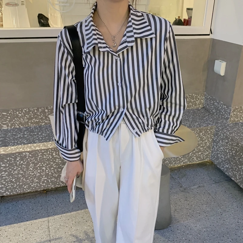 

WERUERUYU Loose Casual Vintage Striped Basic All Match College Wind Long Sleeve Turn Down Collar Female Women Basic T-shirts