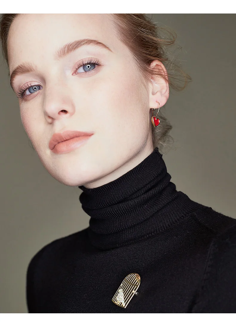 

Red peach heart love earrings female temperament Korean hundred net red heart-shaped earrings 2020 new trend