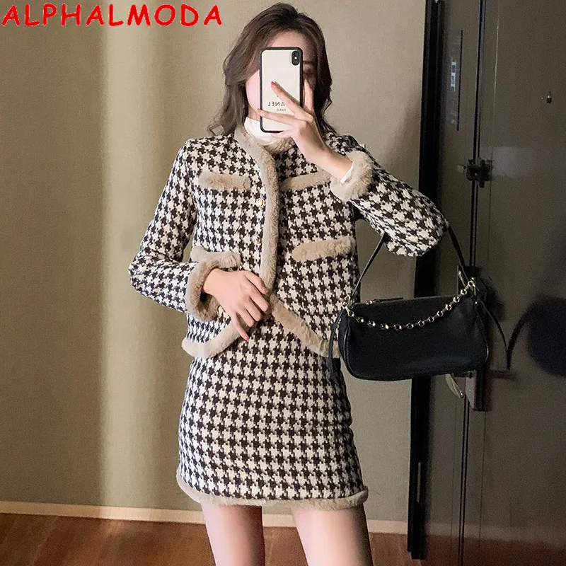 

Женский костюм с меховой отделкой ALPHALMODA, элегантный твидовый костюм с плиссированной юбкой, топ и мини-юбка, комплект из 2 предметов на зиму ...