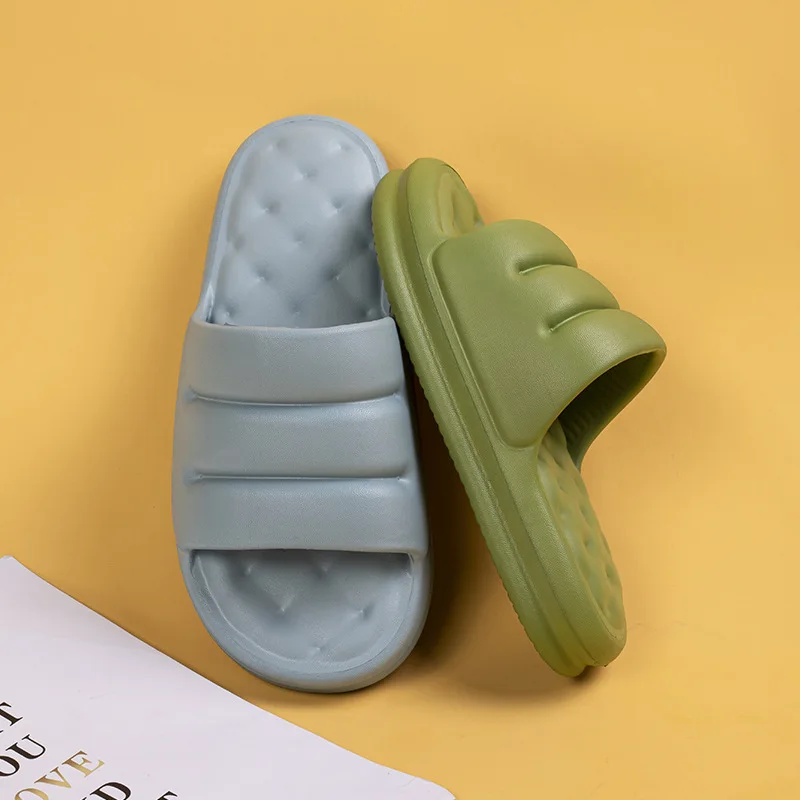 

2021 Summer New Indoor Women Bath Slippers Trend Thick 4cm Heel Bedroom Couples Flat Shoes Non-slip Home Ladies EVA Slides