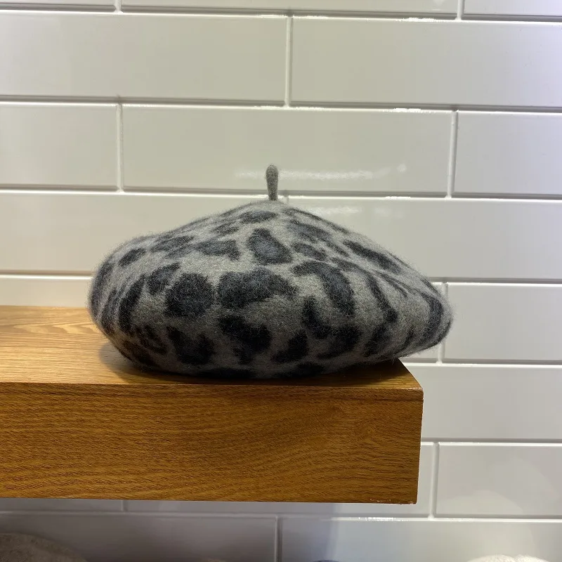 

2020010-shi8938orxinyu autumn thickening wool lithe warm leopard print big factory beret hat men women Leisure painter hat