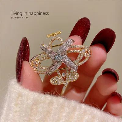 

Clip Small Plane For Women's Full Drill Micro-Inlaid Rotatable Corsage Temperament Pink Zircon Pin Buckle 2021 New Holiday Gifts