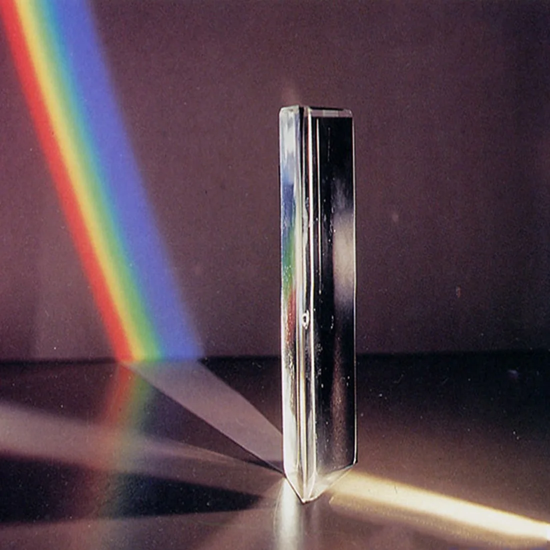 

1pcs Optical Glass Right Angle Reflecting Triangular Prism For Teaching Light Spectrum Rainbow prism