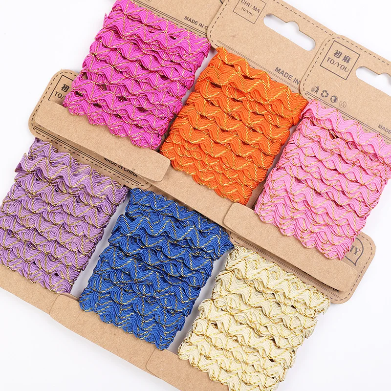 Золотая волнистая лента с кружевной отделкой 5 м 10 мм корсажная для банта декор