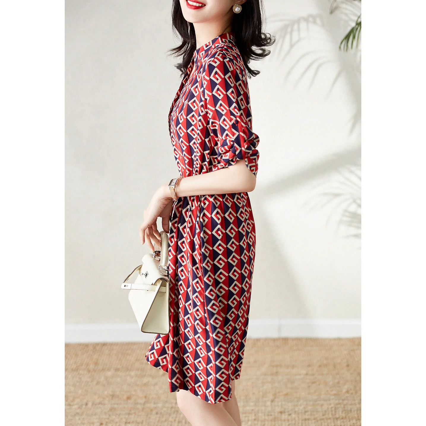 

French light luxury geometric pattern dress autumn 2021 new 7-sleeve silk printed temperament aging shirt skirt