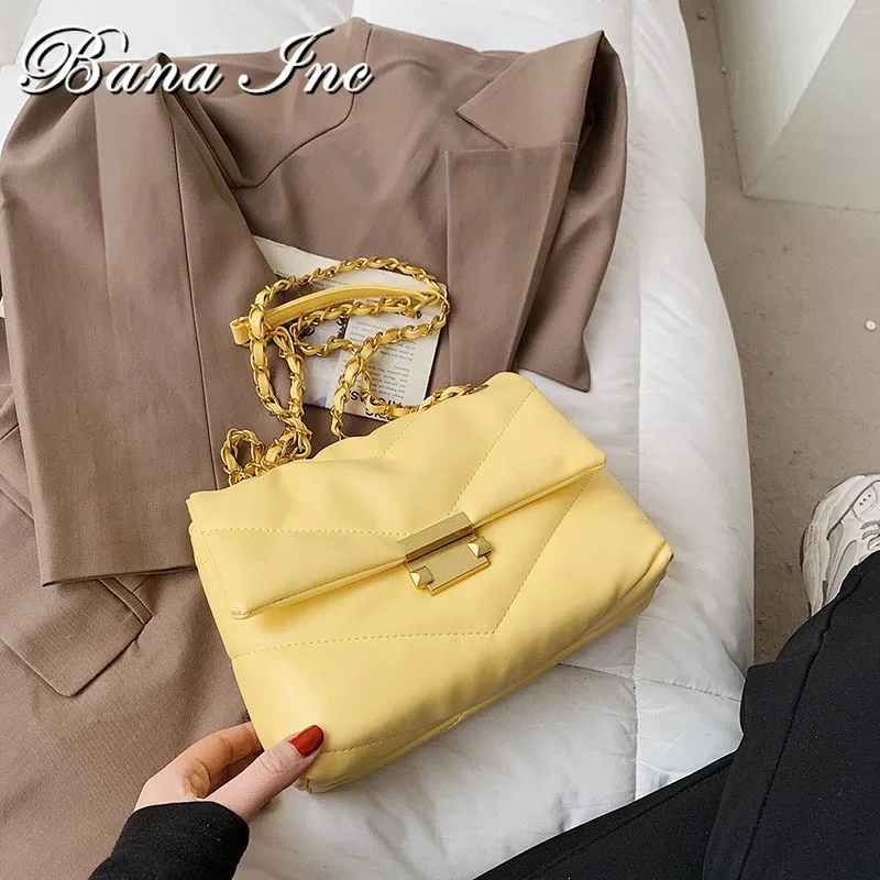 

Сумка женская, из мягкой кожи, с металлической цепочкой