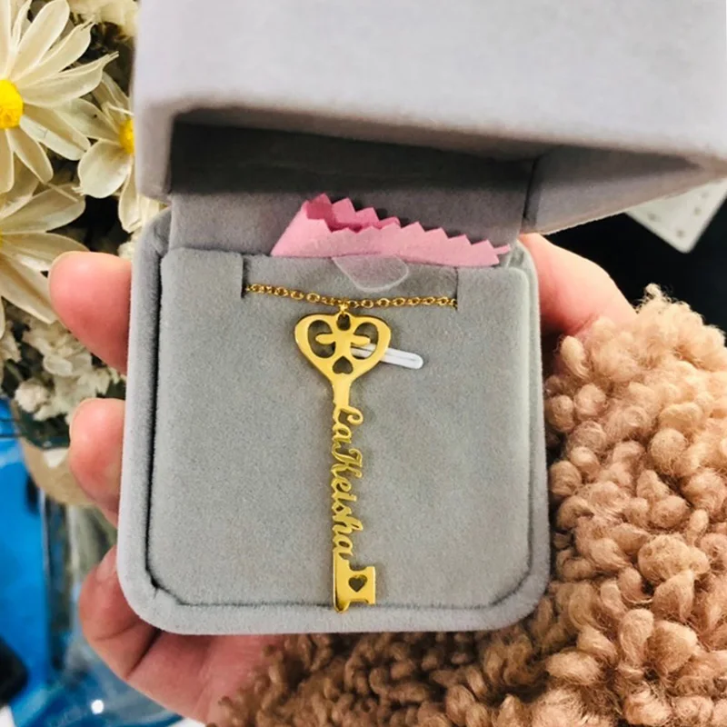 

Custom Key Name Necklace For Women Stainless Steel Personalized Name Necklaces Pendants Dainty Key Style Collares Mujer Jewelry