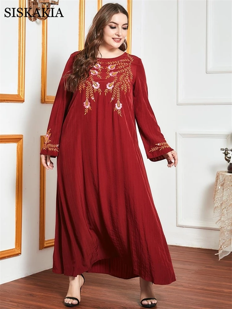Женское платье в национальном стиле Siskakia красное с цветочной вышивкой и длинным