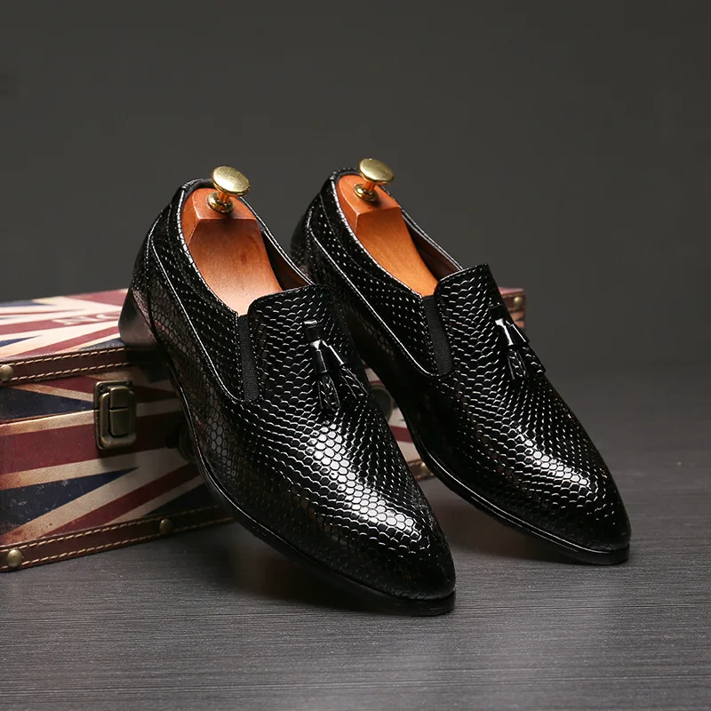 Высокое качество повседневные лоферы Мужские модельные остроконечные кожаные
