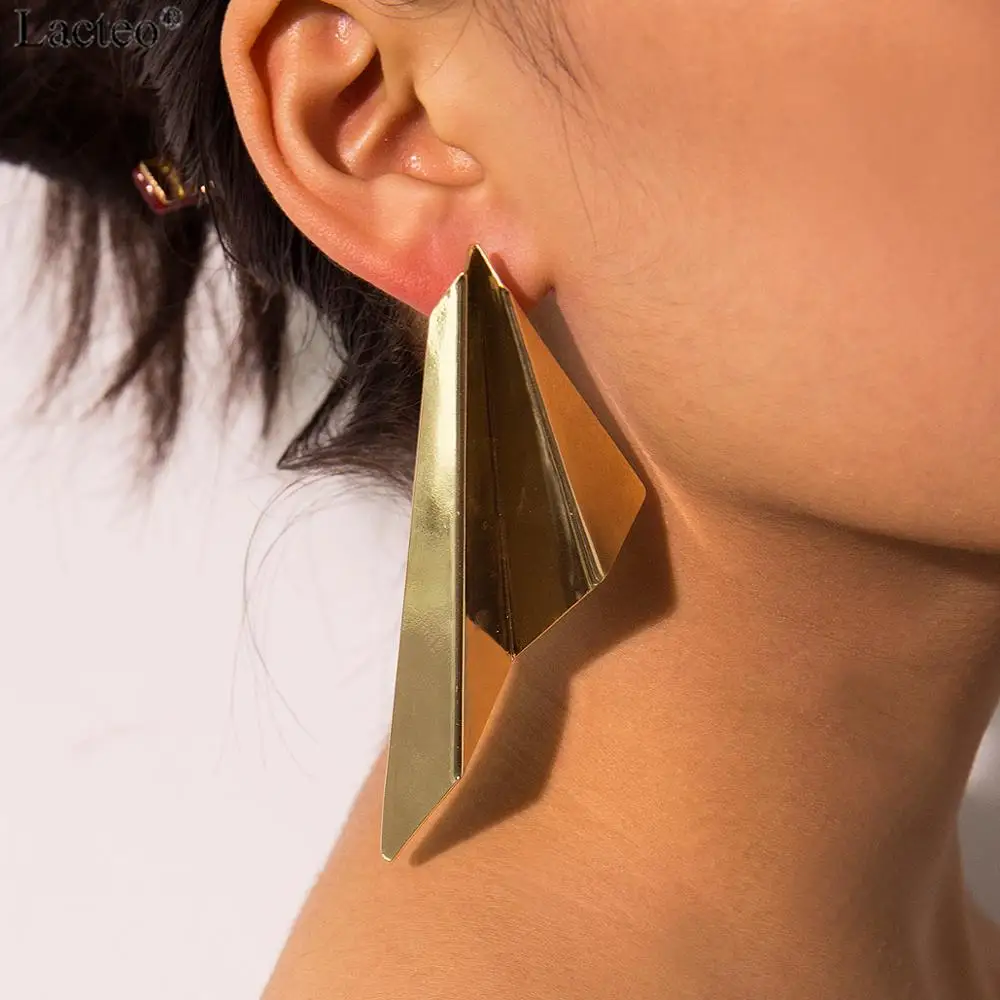 

Lacteo Simple Minimalist Geometric Triangle Stud Earrings Women 2019 Fashion Golden Metal Stud Earrings Statement Female Jewelry