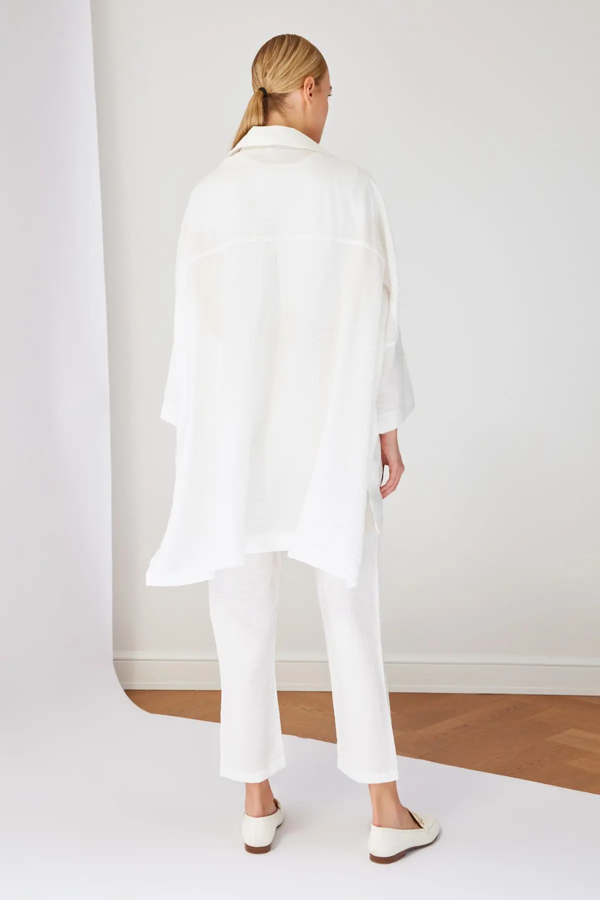 

White Shirt tunic Sub-Ball Team Women Muslim Suit