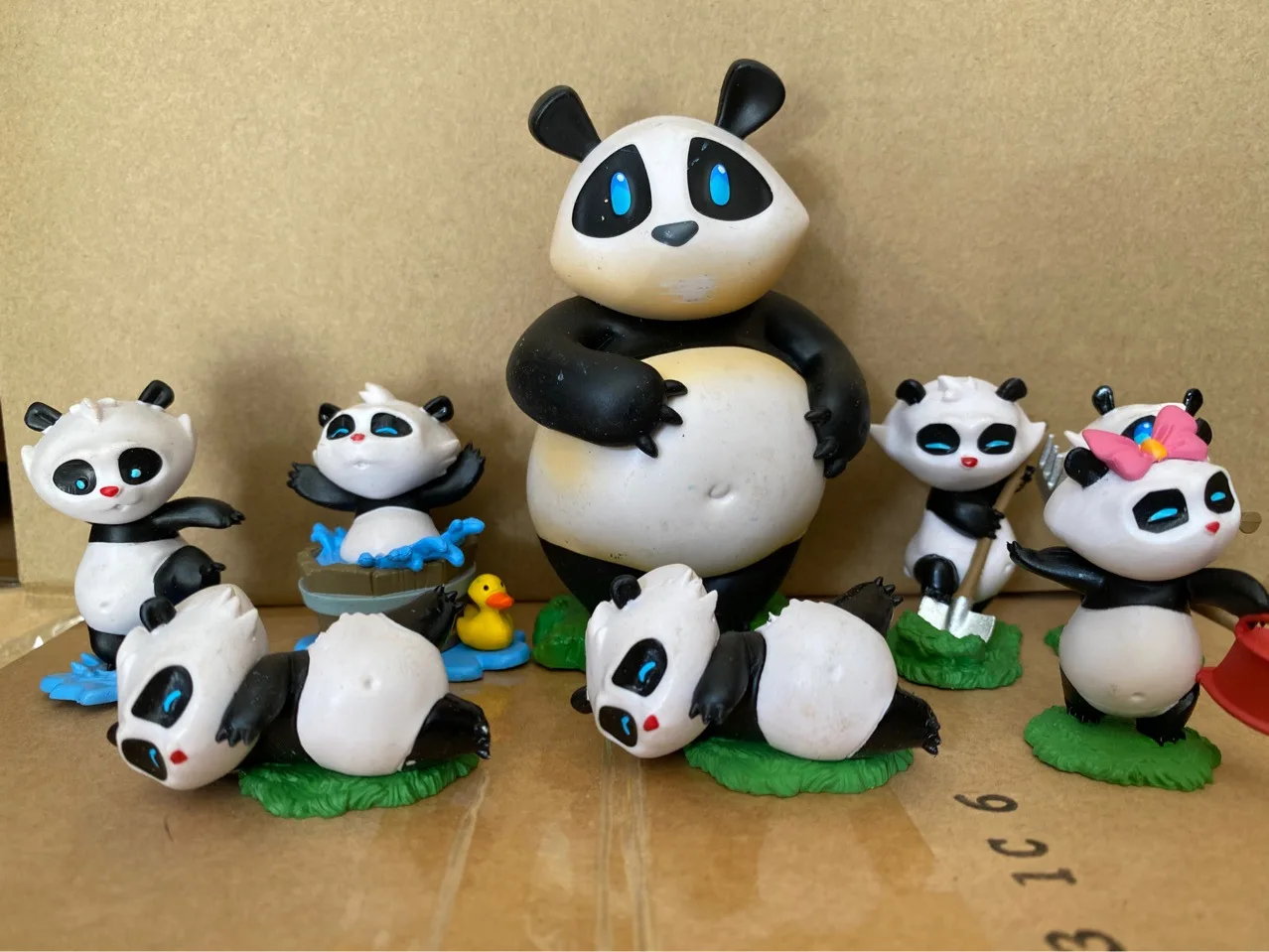 

6pcs kawaii anime Realistic Plastic Giant Panda Family Toy Figures Animals Model Figurines funny Toy Cake Toppers Gift