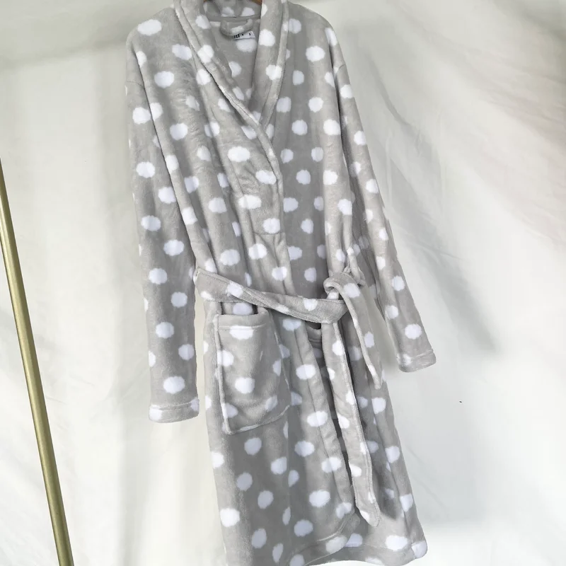 Autumn and winter models Ladies coral fleece long-sleeved nightgown Loose casual warm striped nightdress