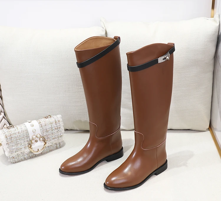 Брендовые женские ботинки из натуральной кожи с металлическим замком и ремешком