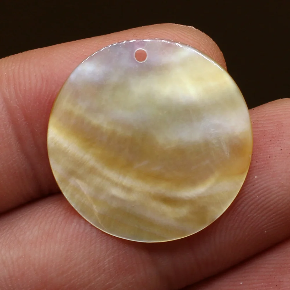 

10pcs Natural Shell Pendant Small Round Sea Shell with Hole for Jewelry Making DIY Necklace Earrings Accessorie Gift for Women