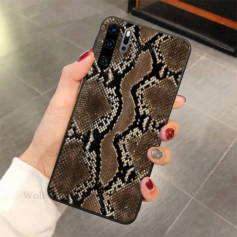 

Leather Snake Scales Phone Case For Huawei P10 20 30 40 lit 2017 pro SMART 2019 nax fundas cover