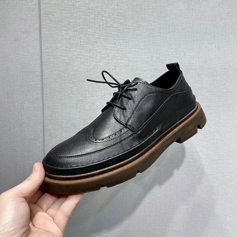 

Mens Tooling Shoes HighLuxury Patent Casual Korean Vintage Lacing Business Round Head Comfortable 2021 Fashion Summer Wedding