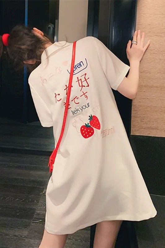 

Plus Size Women's New Embroidered Short Sleeve T-shirt White Balck Casual Top 2021 Elegant Bottoming Shirt