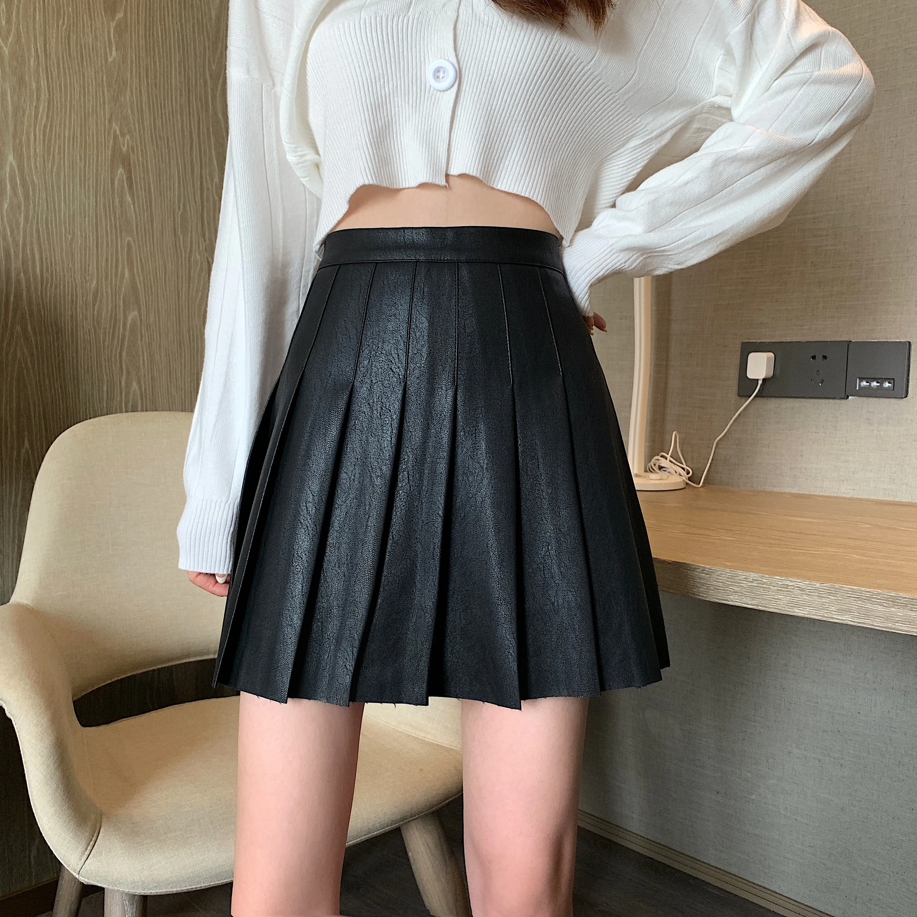 Женская Кожаная мини-юбка черная бежевая цвета хаки плиссированная юбка