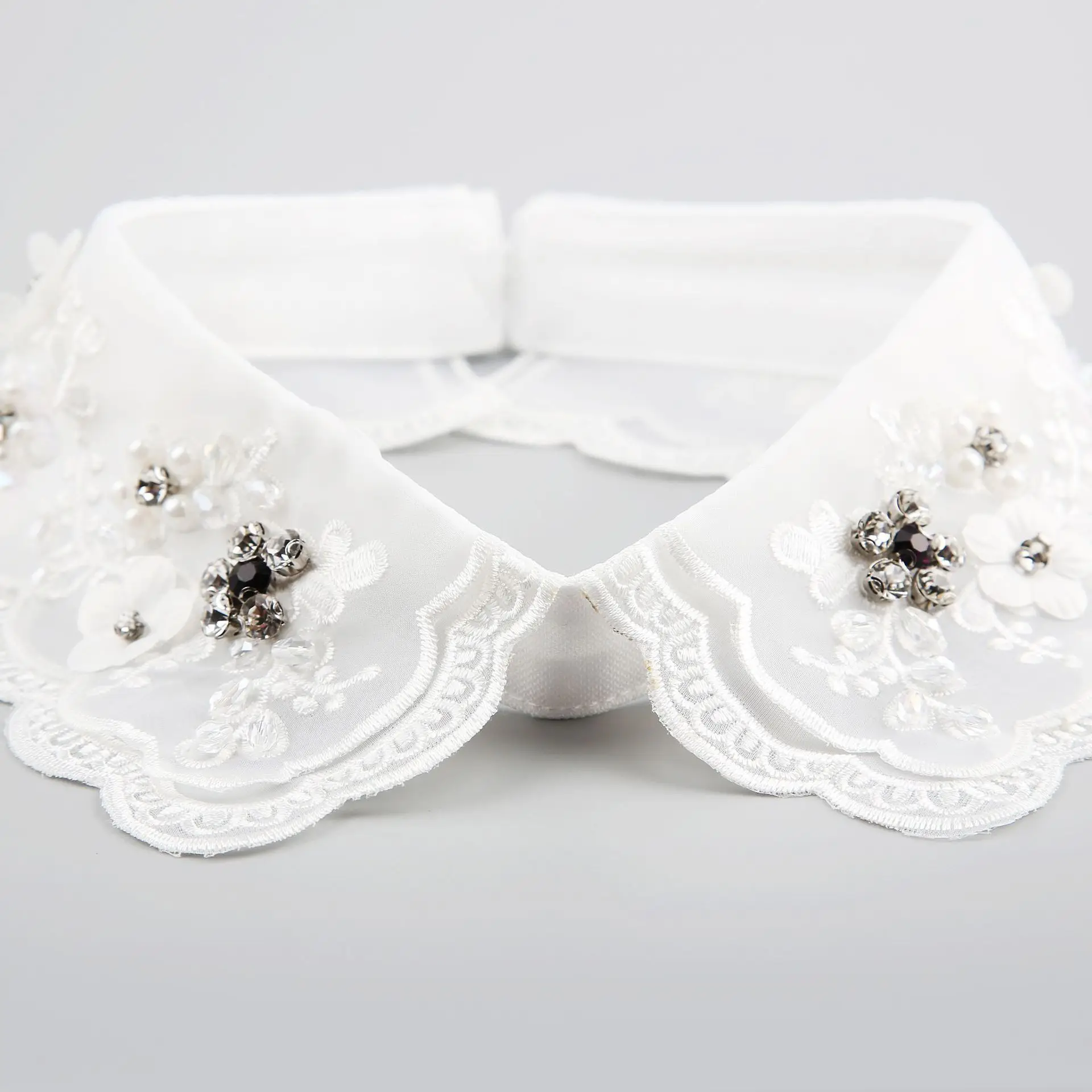 

Fashion aesthetics Styles Women Fake Collar Shirt Detachable Collars with Pearls Decoration Ladies False Collar Necklaces Tops