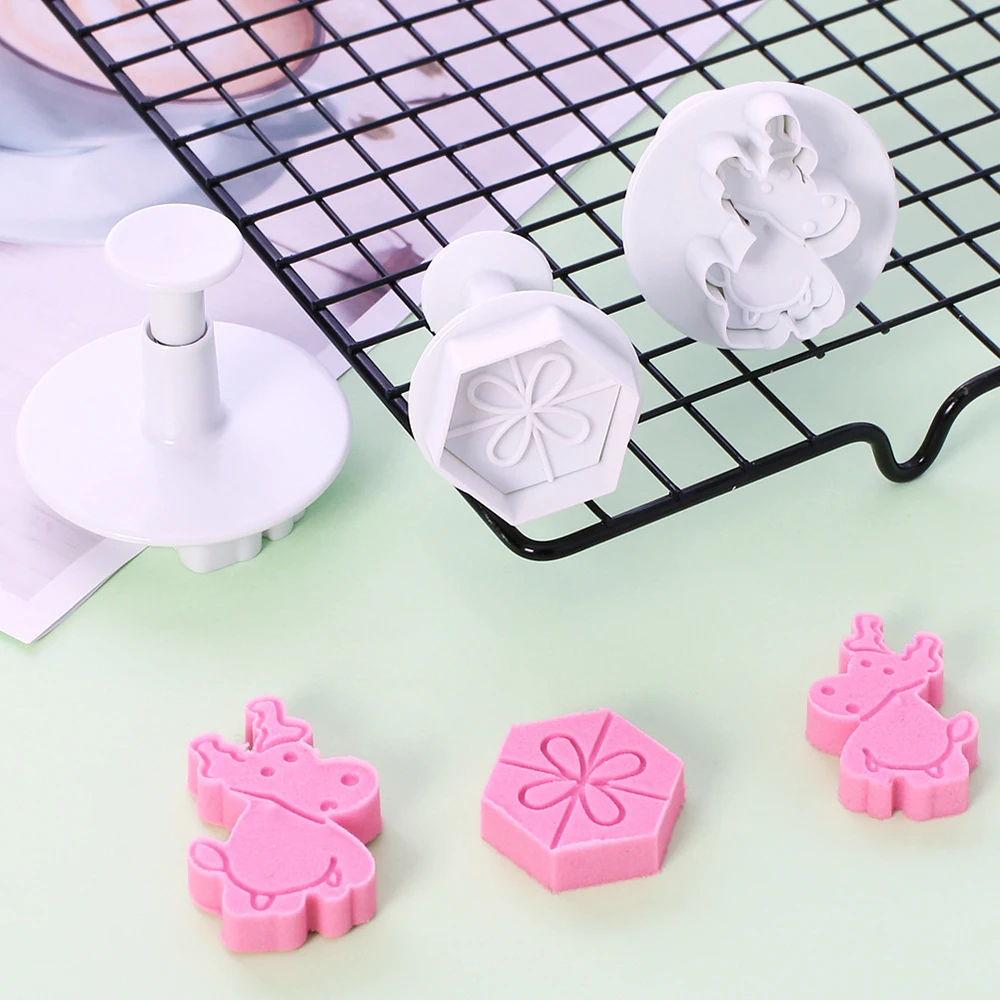 

3pcs/set Cake Plunger Cookie Cutter Fondant Cake Decorating Tools Christmas Cookie Mold