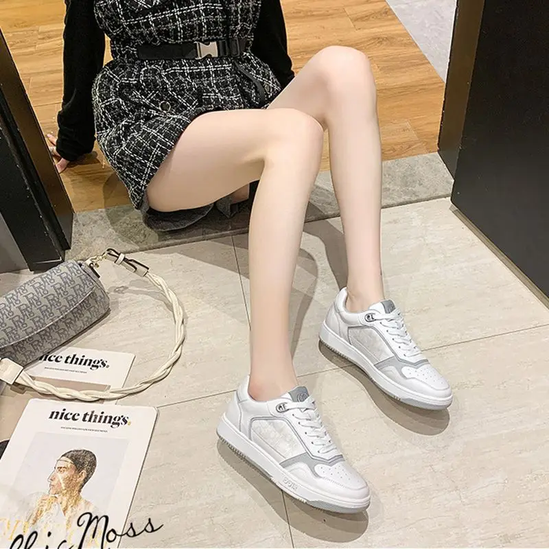 

New Korean flat bottom comfortable and breathable skateboard shoes for women in 2021 spring