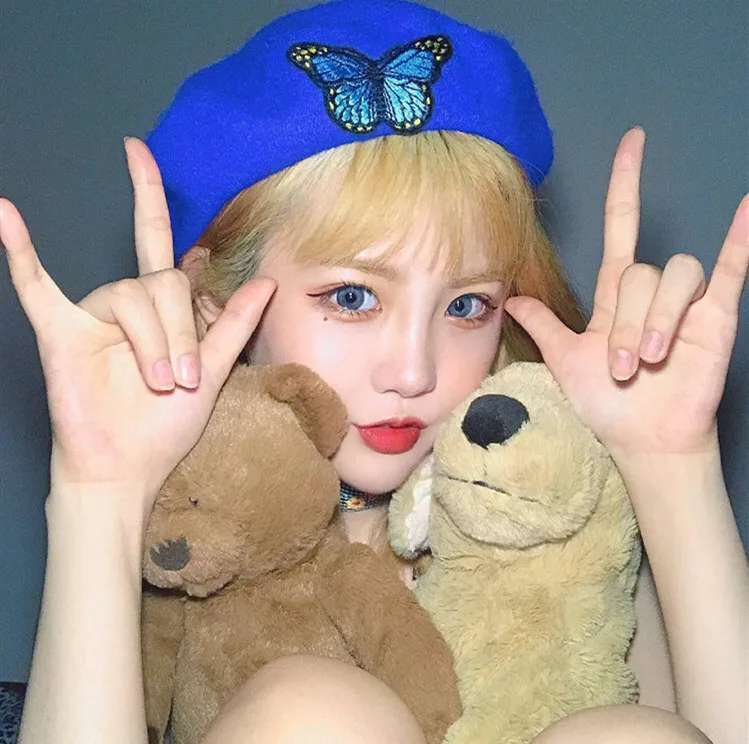 Модные осенне весенние женские береты с вышитой бабочкой шапки теплые шапочки