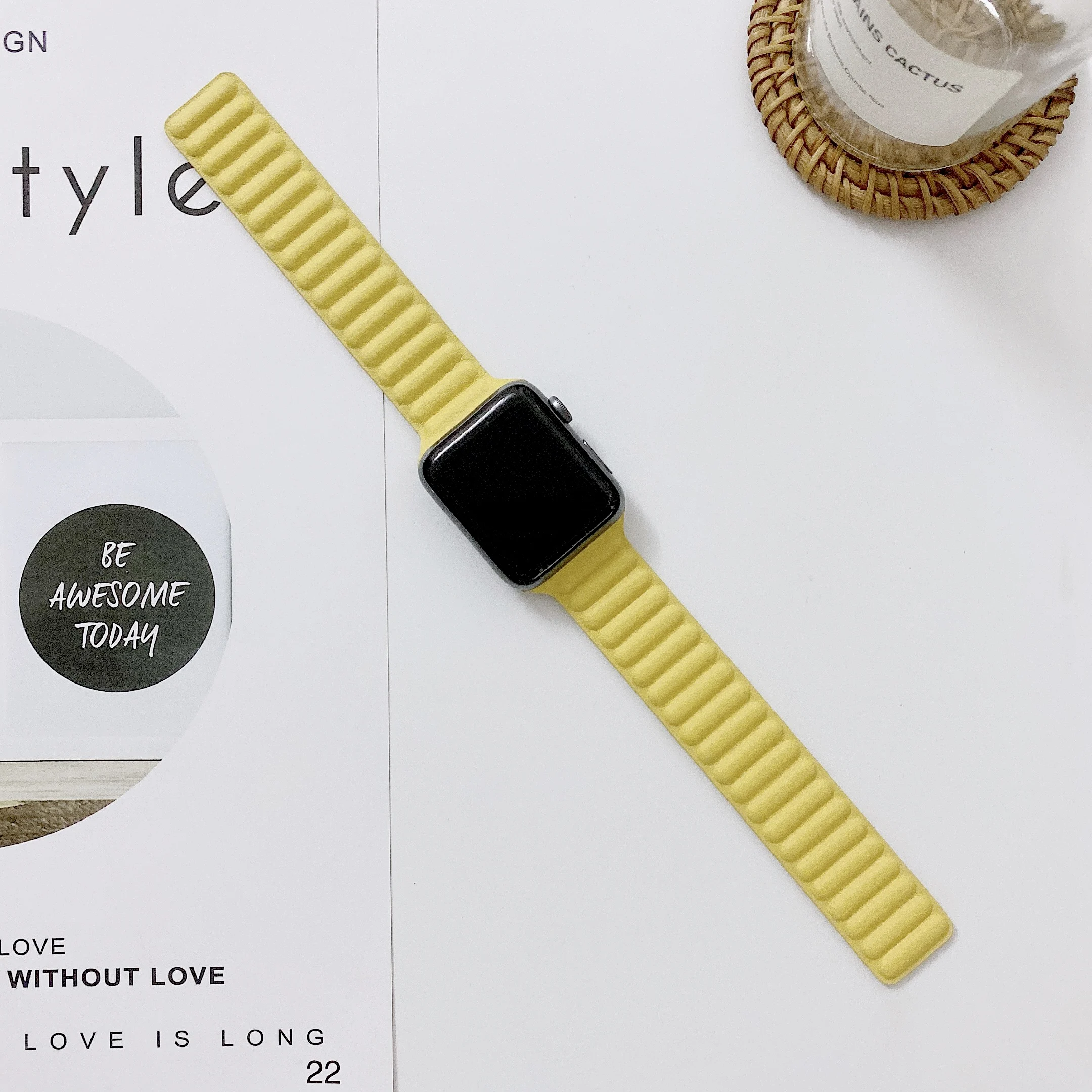 

Fashion leather magnet band for iWatch 6/SE 40 44MM Watch band for Apple Watch Series 4/3/2/1 Bracelet Wristband 38 42MM Strap