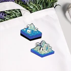 Эмалированная брошь в стиле панк с изображением ледника и антаркта