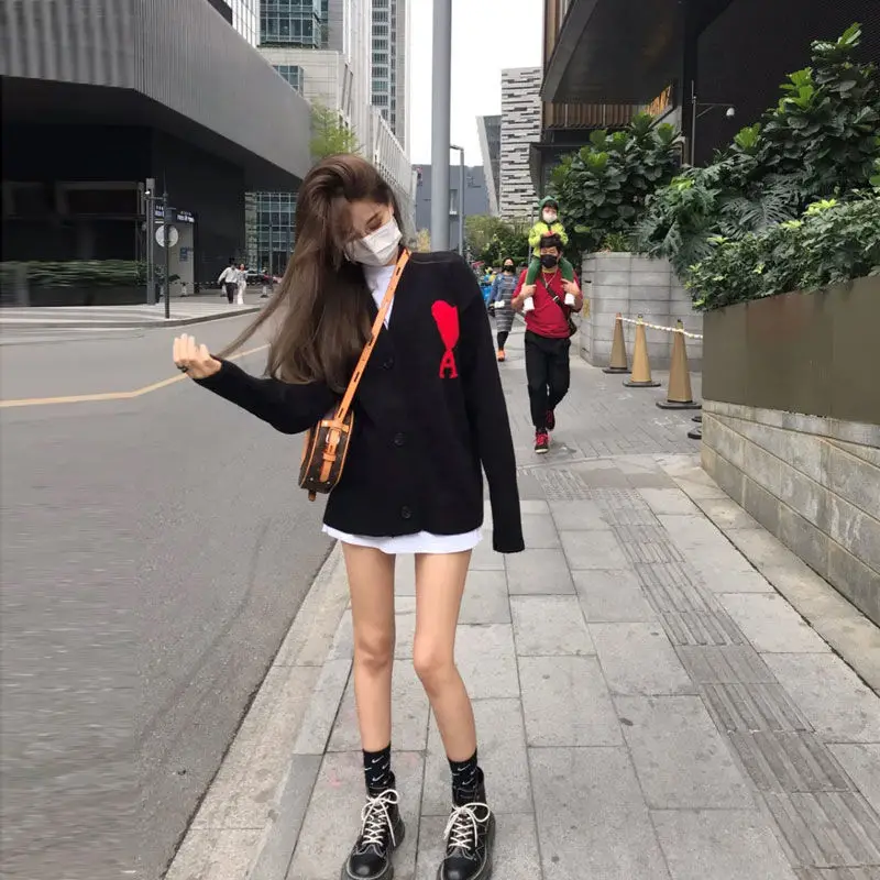 

Spring and autumn new red heart V-neck solid color knitted cardigan thin coat for men and women