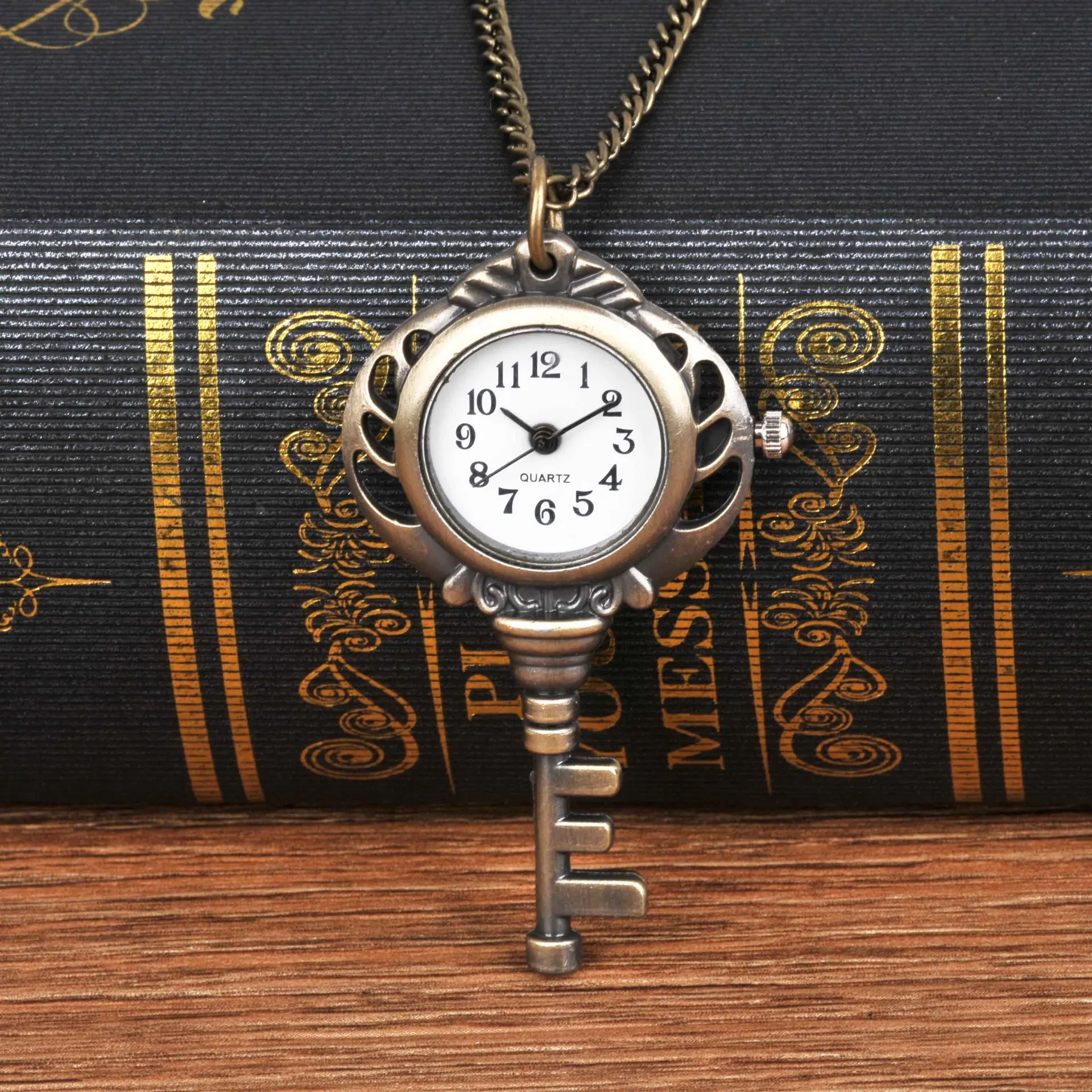7053 маленькие кварцевые карманные часы Бронзовый ключ Ретро индивидуальный