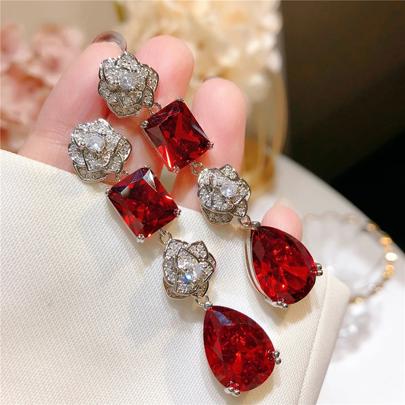 

Длинные серьги камелии 210320-25