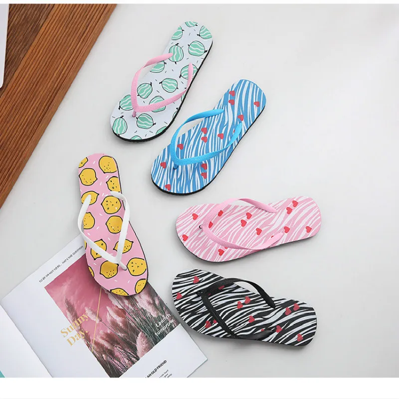 

New Women's Home Slippers Spring and Summer Fashion Women's Flip-flops Sandals Summer Wear Beach Shoes 36-40 Yards