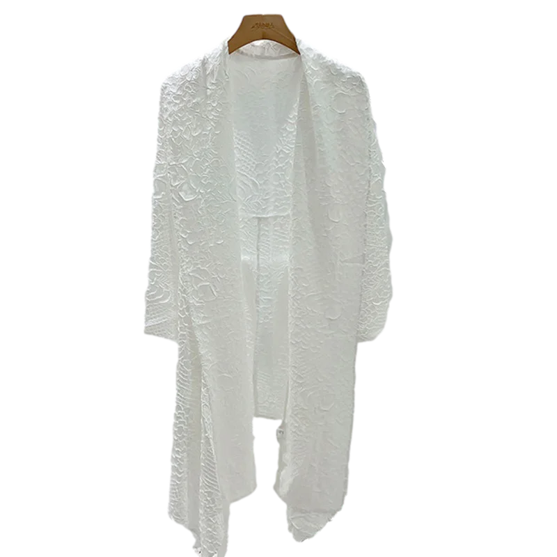 

LANMREM 2021 Spring Pleated Temperament Turn-down Collar Long-sleeved All-match Simple White Loose Trench Coat For Women 2A2898