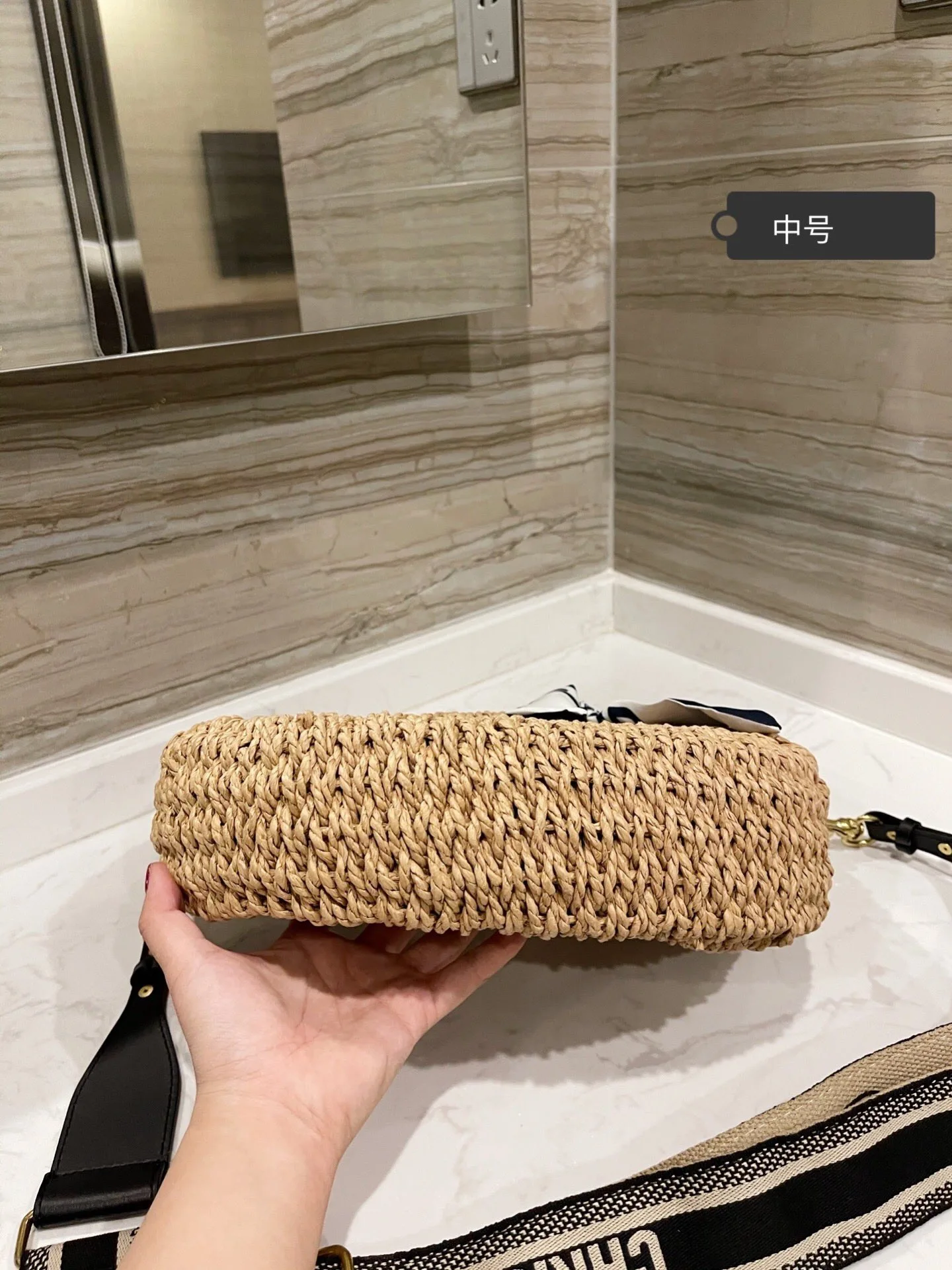 

2021 spring and summer woven fashion beach bag with popular shoulder strap style is very modern purses and handbags luxury