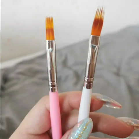 Кисть для ногтей градиентная черная/красная/белая