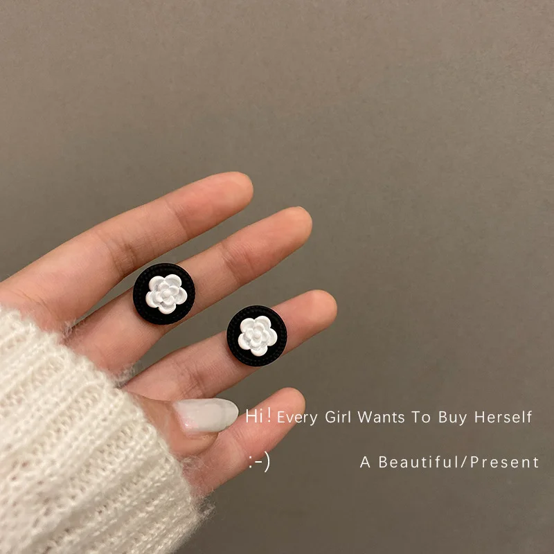 

Silver Needle Camellia Flower Female Korean Fashion Simple Design Ear 2021 Casual Fashion Earring for Girls European Party