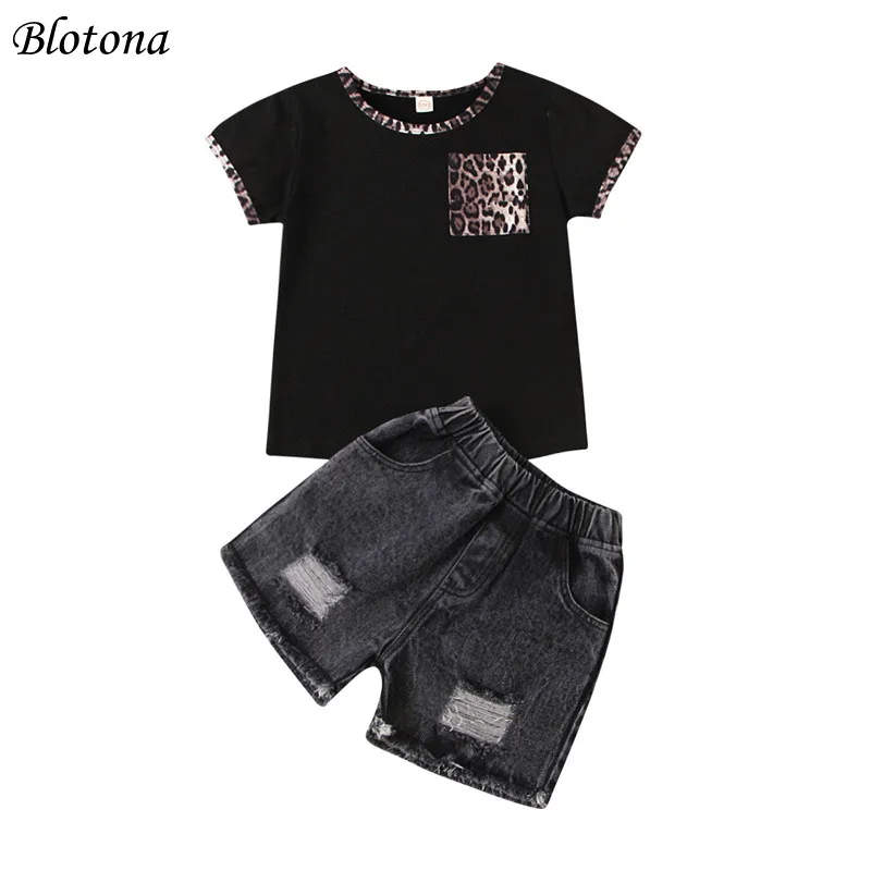

Костюм для девочек с коротким рукавом и шортами Blotona, модная леопардовая футболка с круглым вырезом и рваные джинсовые шорты на лето 1-6 лет